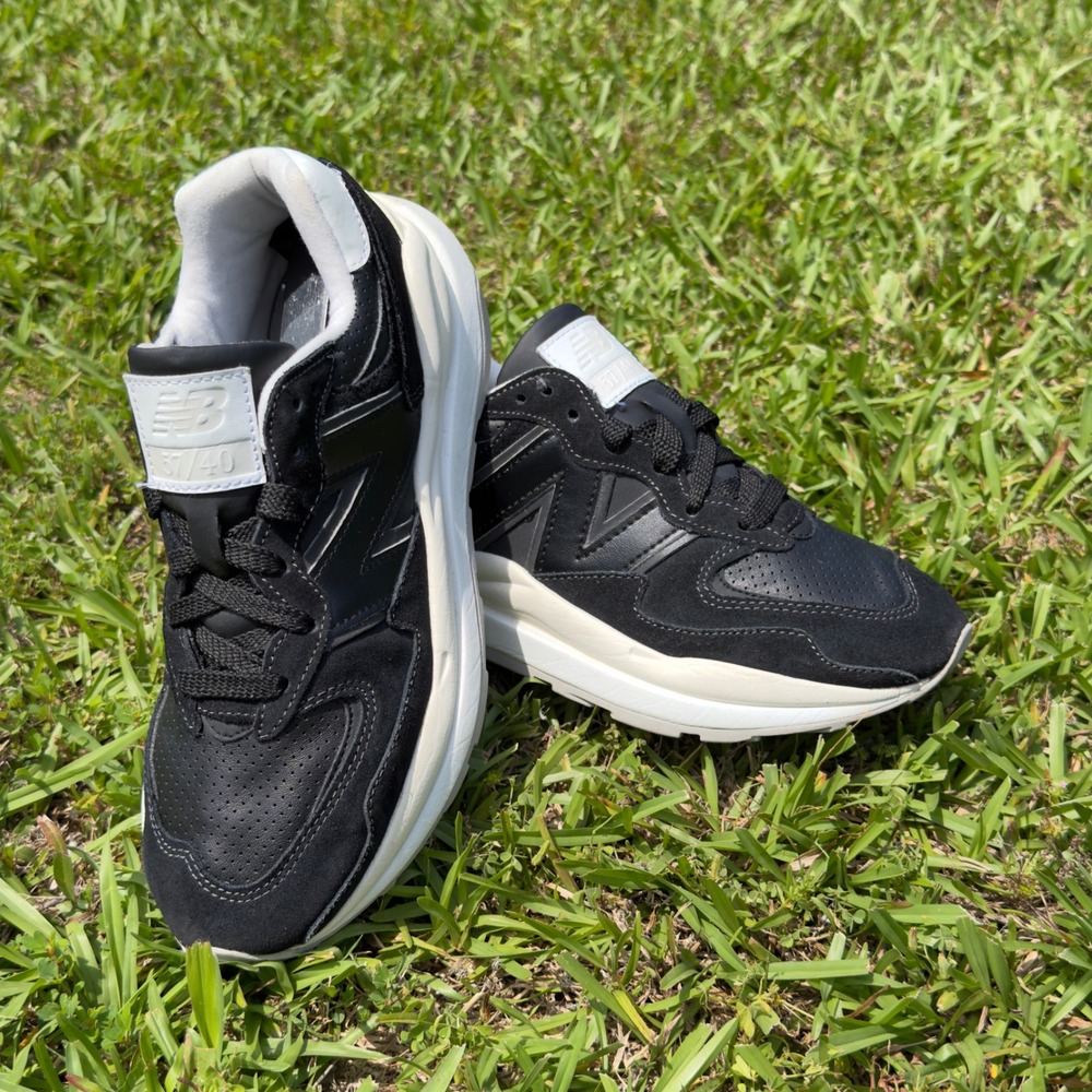 New Balance 57/40 Sneakers Black White Suede M5740SLB Men's Size 6 Women's 7.5-8